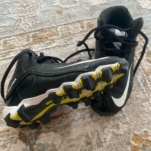 Nike Boys Football Shoes
